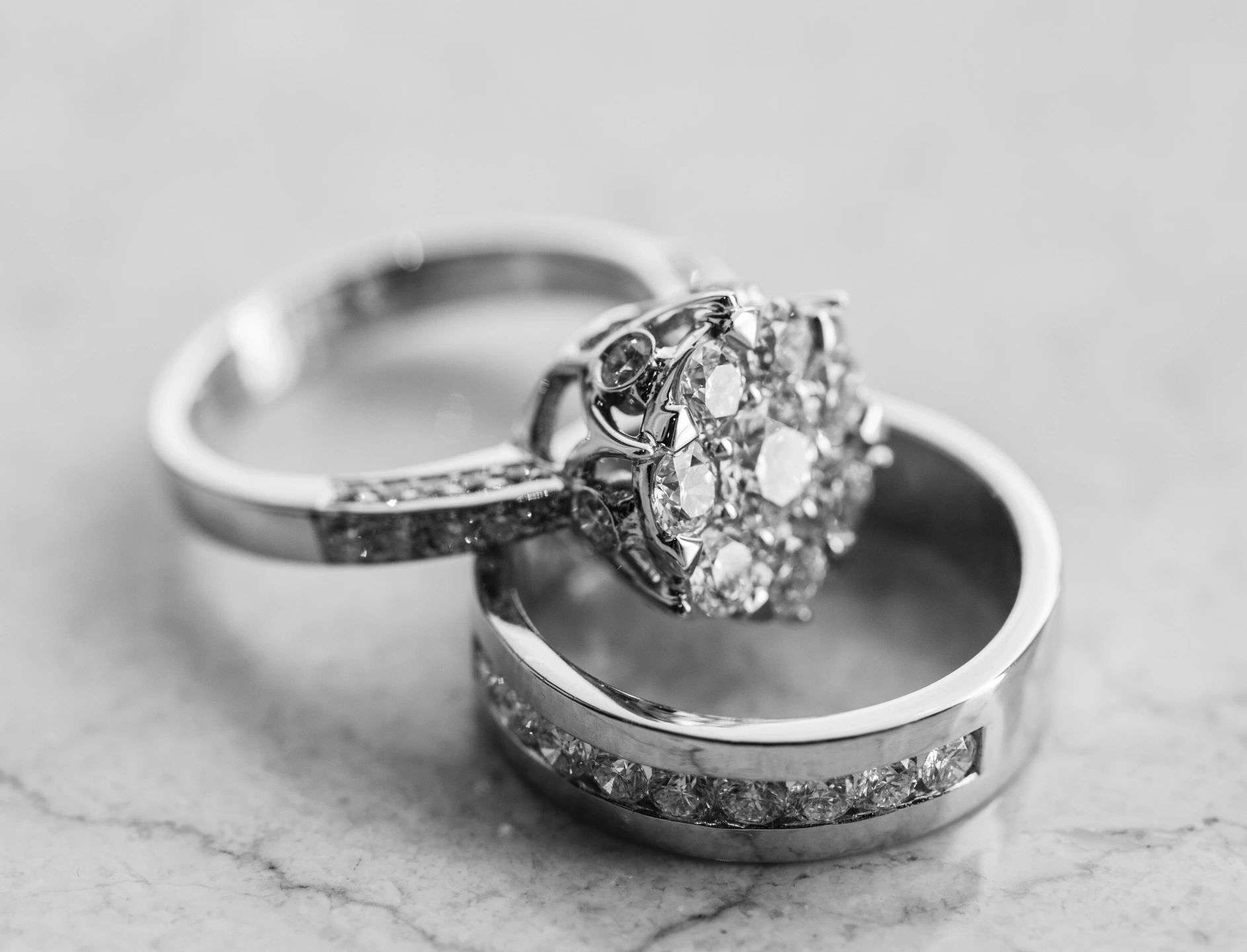 Selling High-End Jewelry Cashing Diamonds Selling High-End Jewelry Cashing Diamonds
